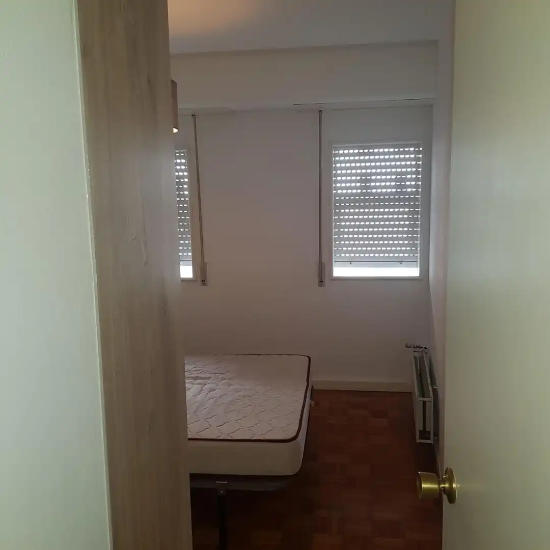 Habitación de Piso en venta en Santiago de Compostela  con Calefacción, Terraza y Trastero