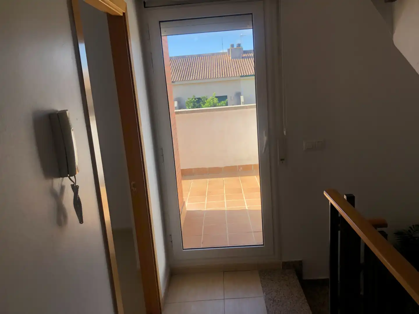 Terrasse von Einfamilien-Reihenhaus zum Verkauf in Banyeres del Penedès mit Klimaanlage, Heizung und Privatgarten