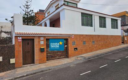 Vista exterior de Casa o xalet en venda en Telde amb Terrassa