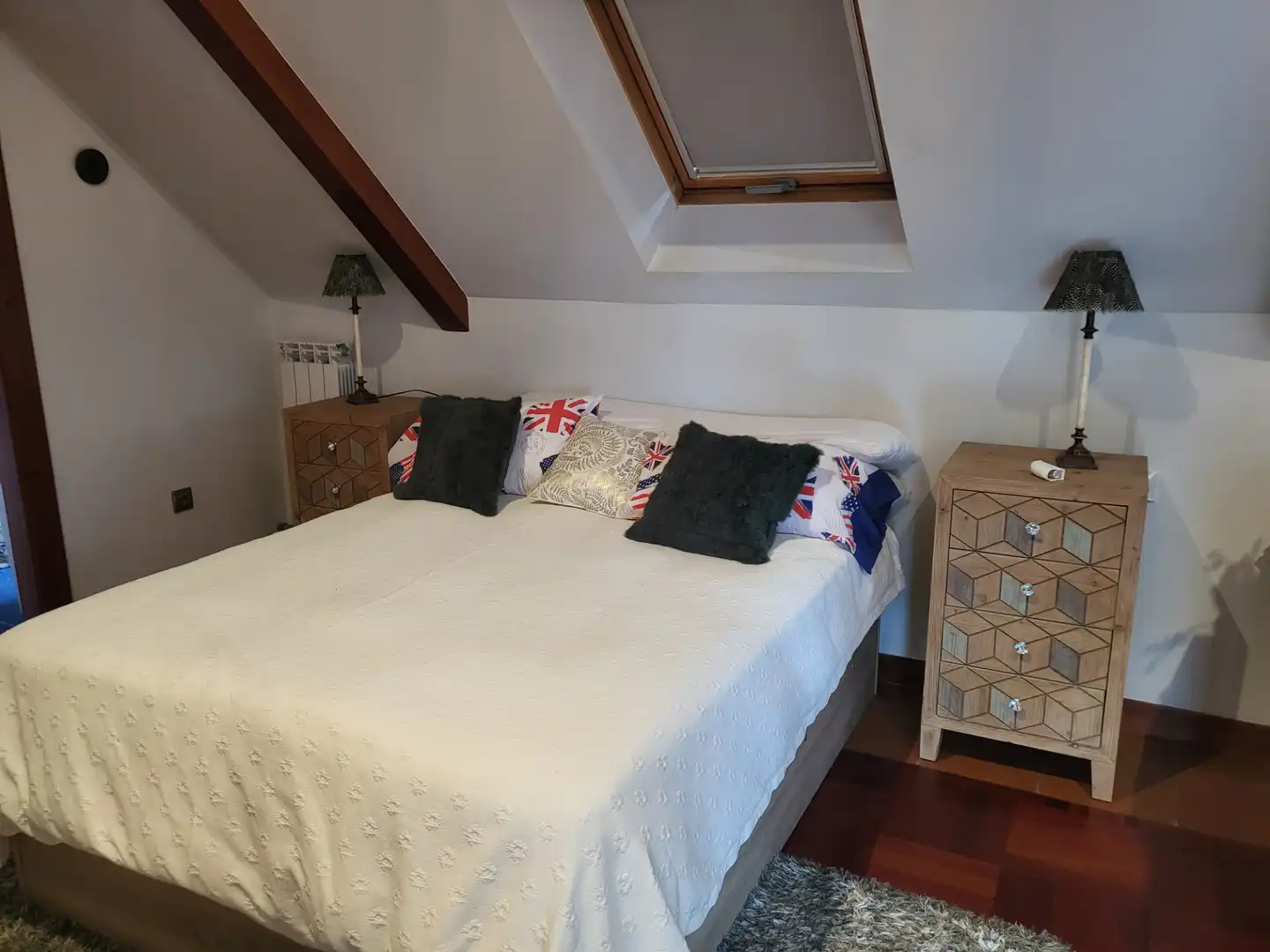 Habitación de Casa o chalet de alquiler en Vigo  con Calefacción, Jardín privado y Amueblado