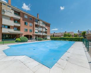 Piscina de Pis en venda en Boadilla del Monte amb Calefacció, Terrassa i Traster
