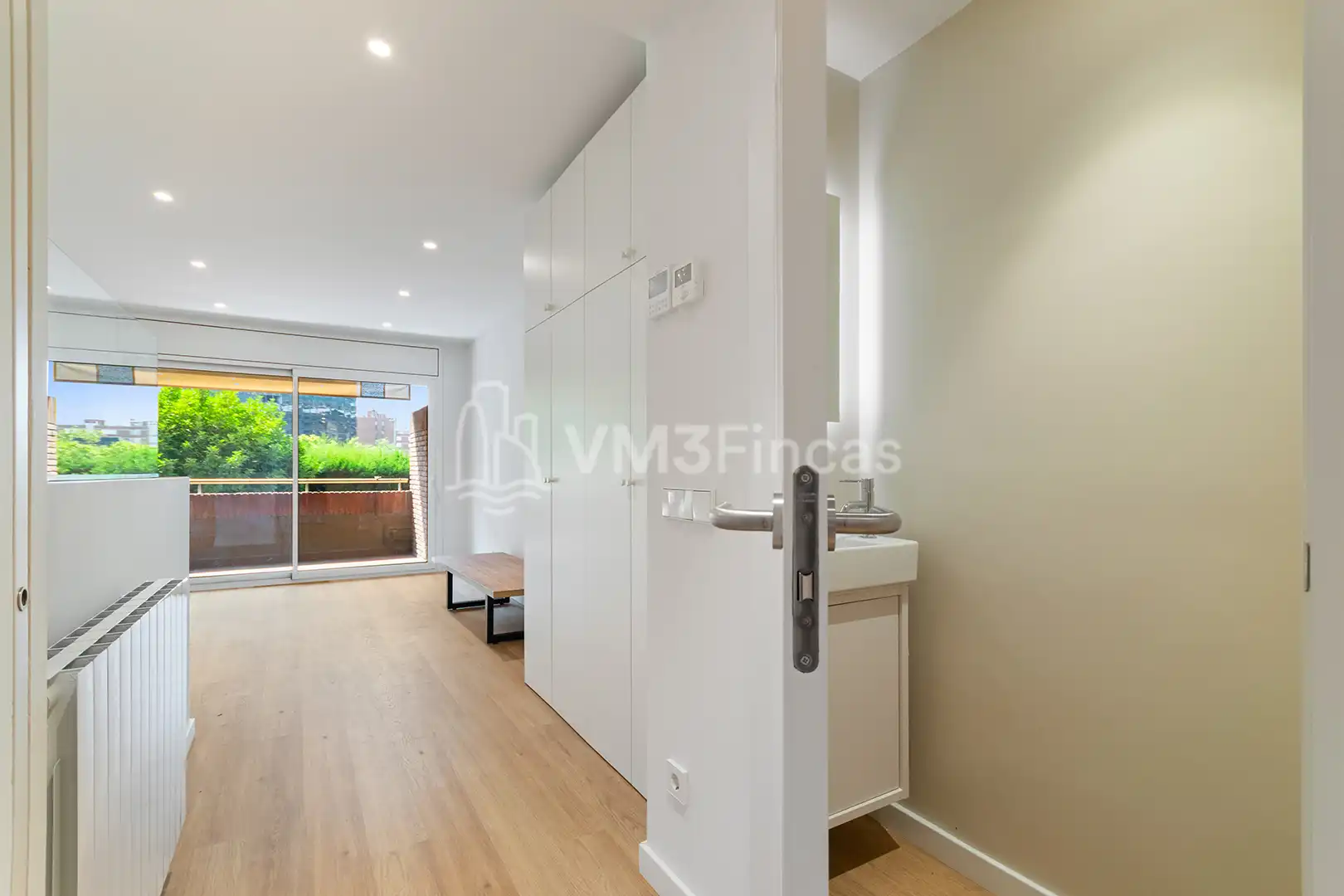 Wohnung zur Miete in Barcelona mit Klimaanlage, Heizung und Terrasse