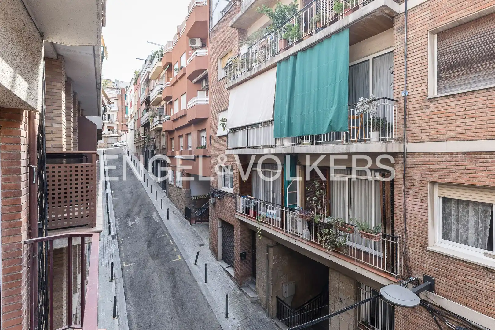 Vista exterior de Pis en venda en Barcelona amb Calefacció i Parquet