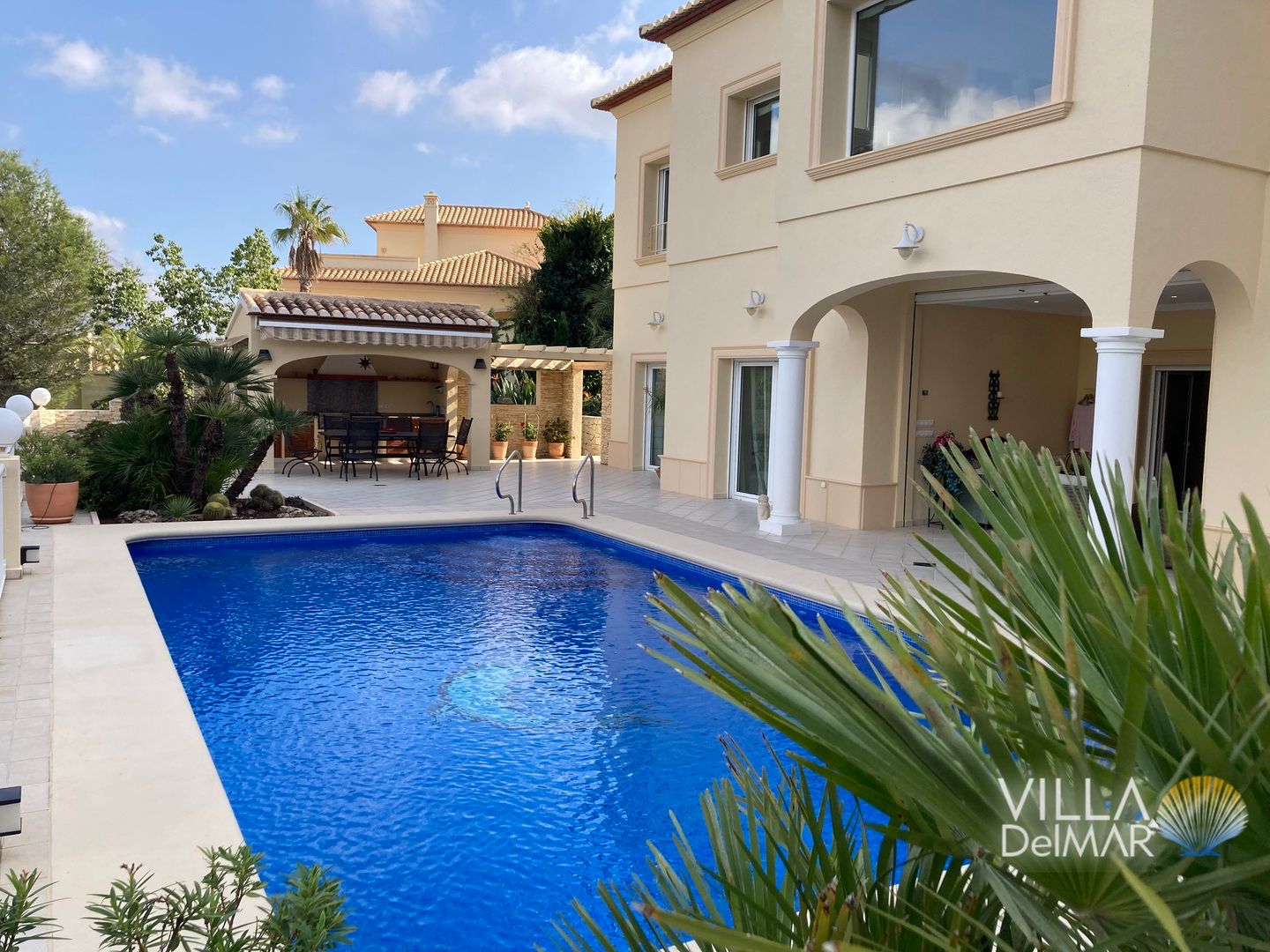 Vista exterior de Casa o xalet en venda en Pedreguer amb Aire condicionat, Calefacció i Jardí privat