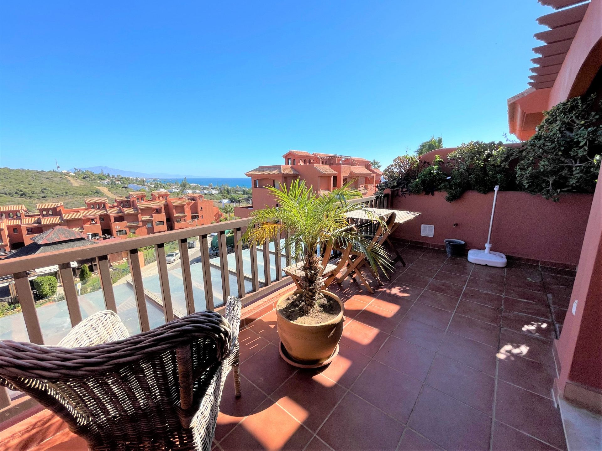 Vista exterior de Dúplex de lloguer en Estepona amb Aire condicionat, Calefacció i Terrassa
