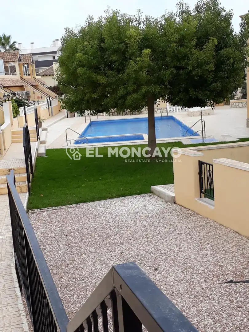 Casa o xalet en venda a Calle Calle los Mandarinos, San Miguel de Salinas