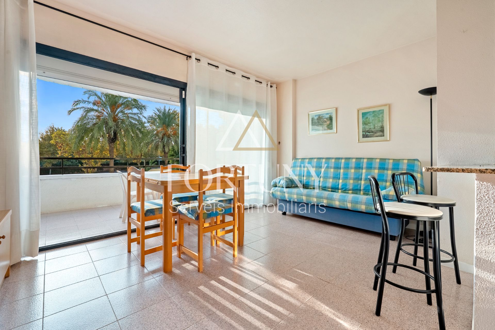Vista exterior de Apartament en venda en Salou amb Aire condicionat, Terrassa i Piscina comunitària