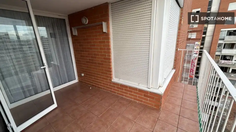 Terrasse von Wohnung zur untervermieten in Sant Adrià de Besòs mit Klimaanlage, Terrasse und Möbliert