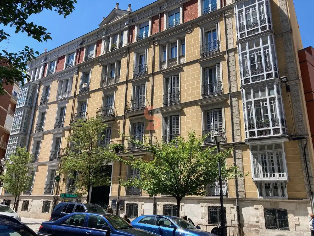 Außenansicht von Wohnung zur Miete in Valladolid mit Klimaanlage, Heizung und Terrasse