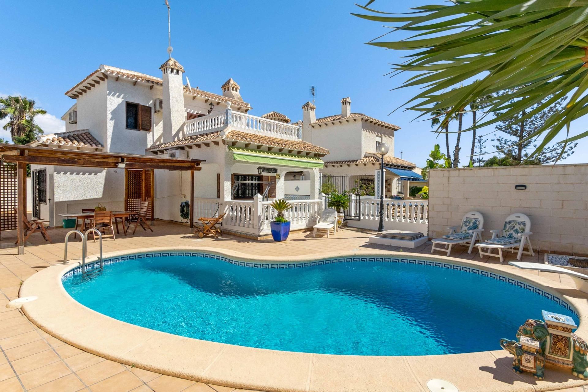 House or chalet for sale in La Zenia