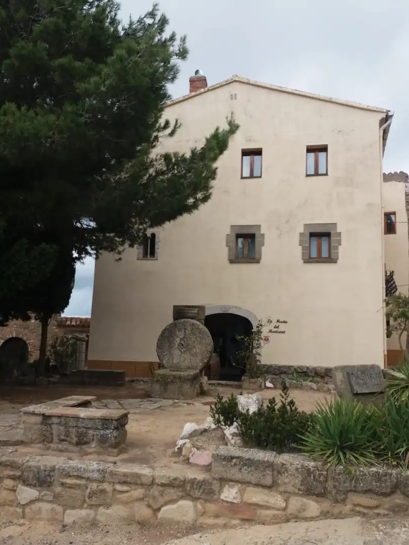 Vista exterior de Finca rústica en venda en Cornudella de Montsant amb Calefacció, Jardí privat i Terrassa