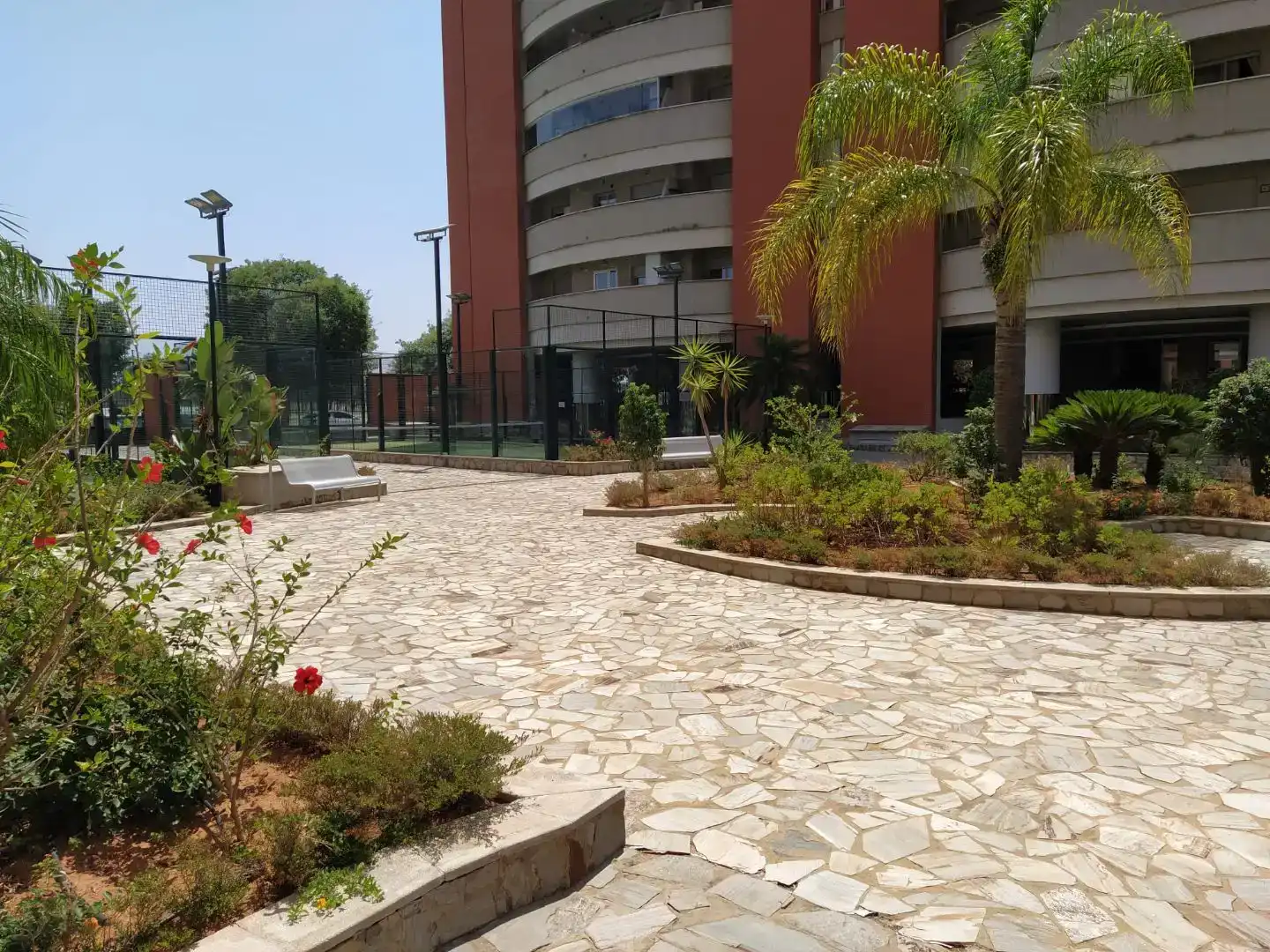 Terrasse von Wohnung zur Miete in  Sevilla Capital mit Klimaanlage und Schwimmbad