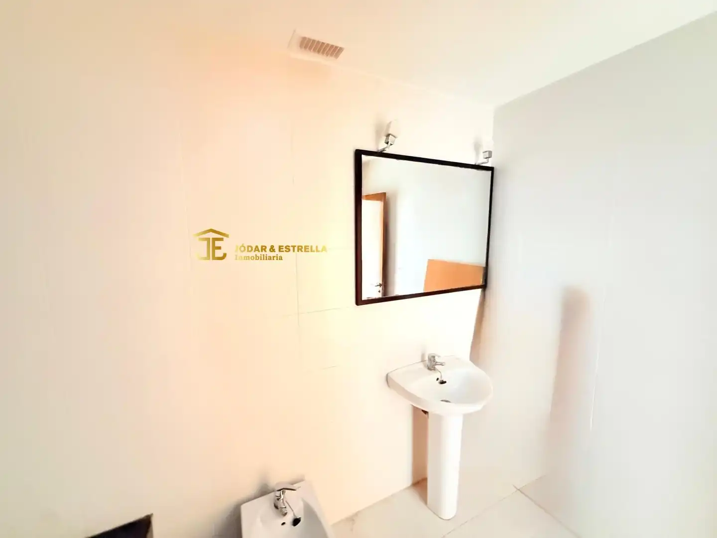 Badezimmer von Maisonette zum Verkauf in Lorca mit Klimaanlage, Heizung und Privatgarten