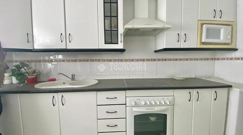 Foto 2 de Casa adosada en venta en C. Argolla, Sabiote, Jaén