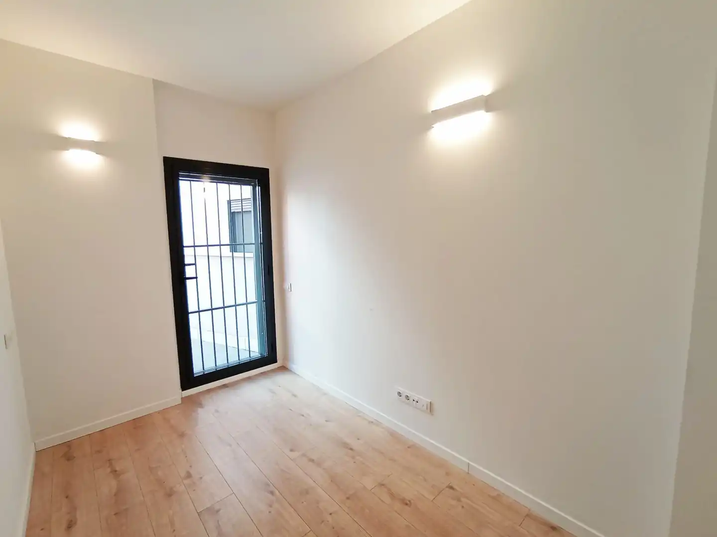 Bedroom of Flat for rent in Terrassa  with Air Conditioner, Heating and Terrace