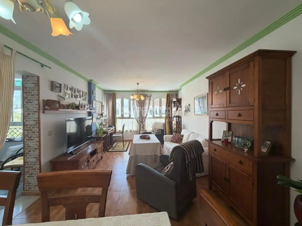 Sala de estar de Piso en venta en Mijas con Terraza y Piscina comunitaria