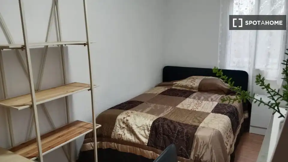 Bedroom of Flat for share in Badalona  with Air Conditioner, Terrace and Furnished