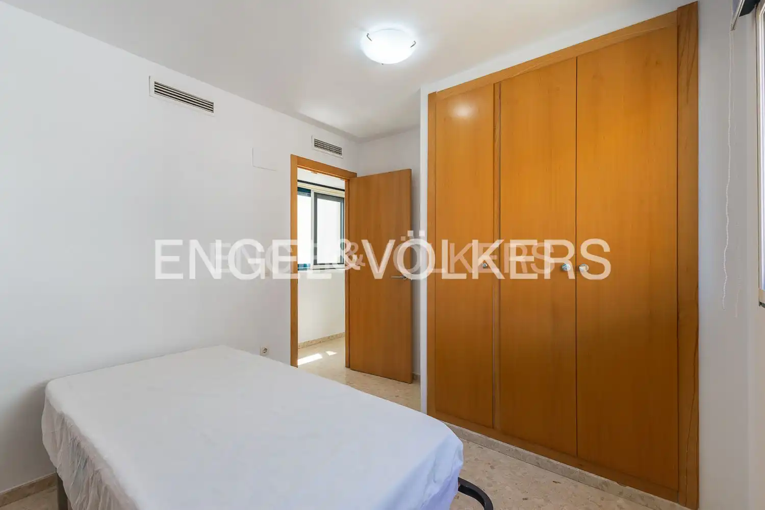 Bedroom of Flat for rent in El Real de Gandia  with Air Conditioner and Heating