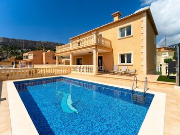 Villa con balcone in vendita a Canuta