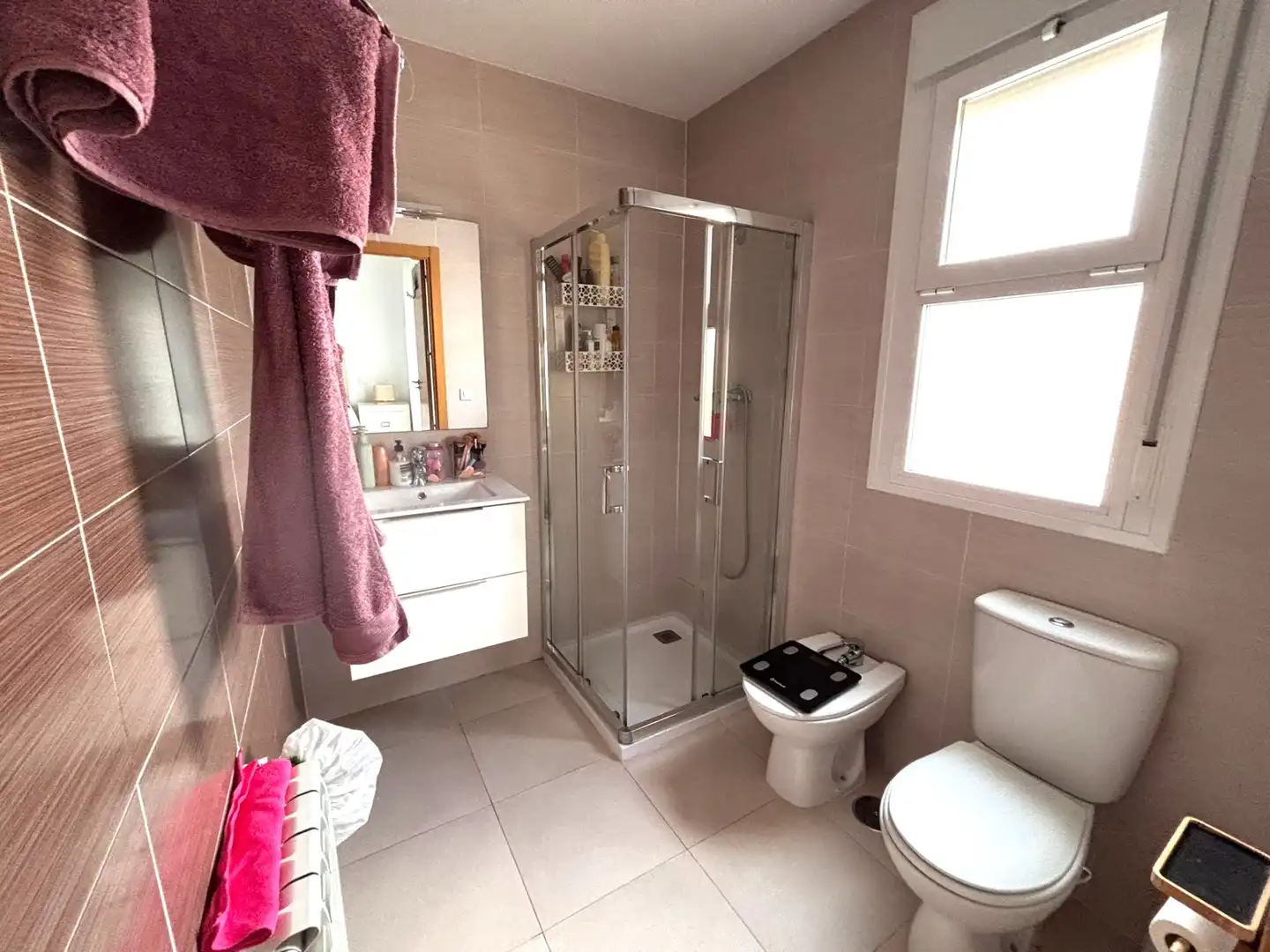 Badezimmer von Einfamilien-Reihenhaus zum Verkauf in Mérida mit Klimaanlage, Heizung und Privatgarten