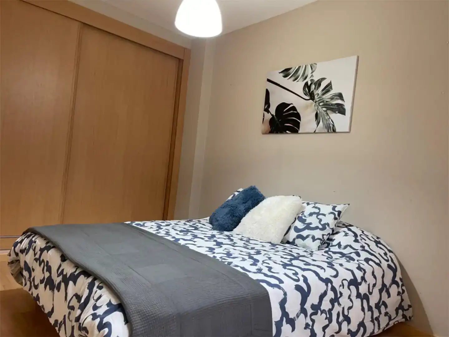 Schlafzimmer von Wohnung zur Miete in Cedeira mit Privatgarten, Parkett und Möbliert