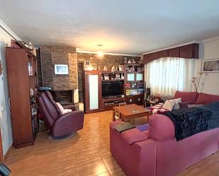 Living room of House or chalet for sale in Villanueva de la Torre  with Air Conditioner, Heating and Private garden