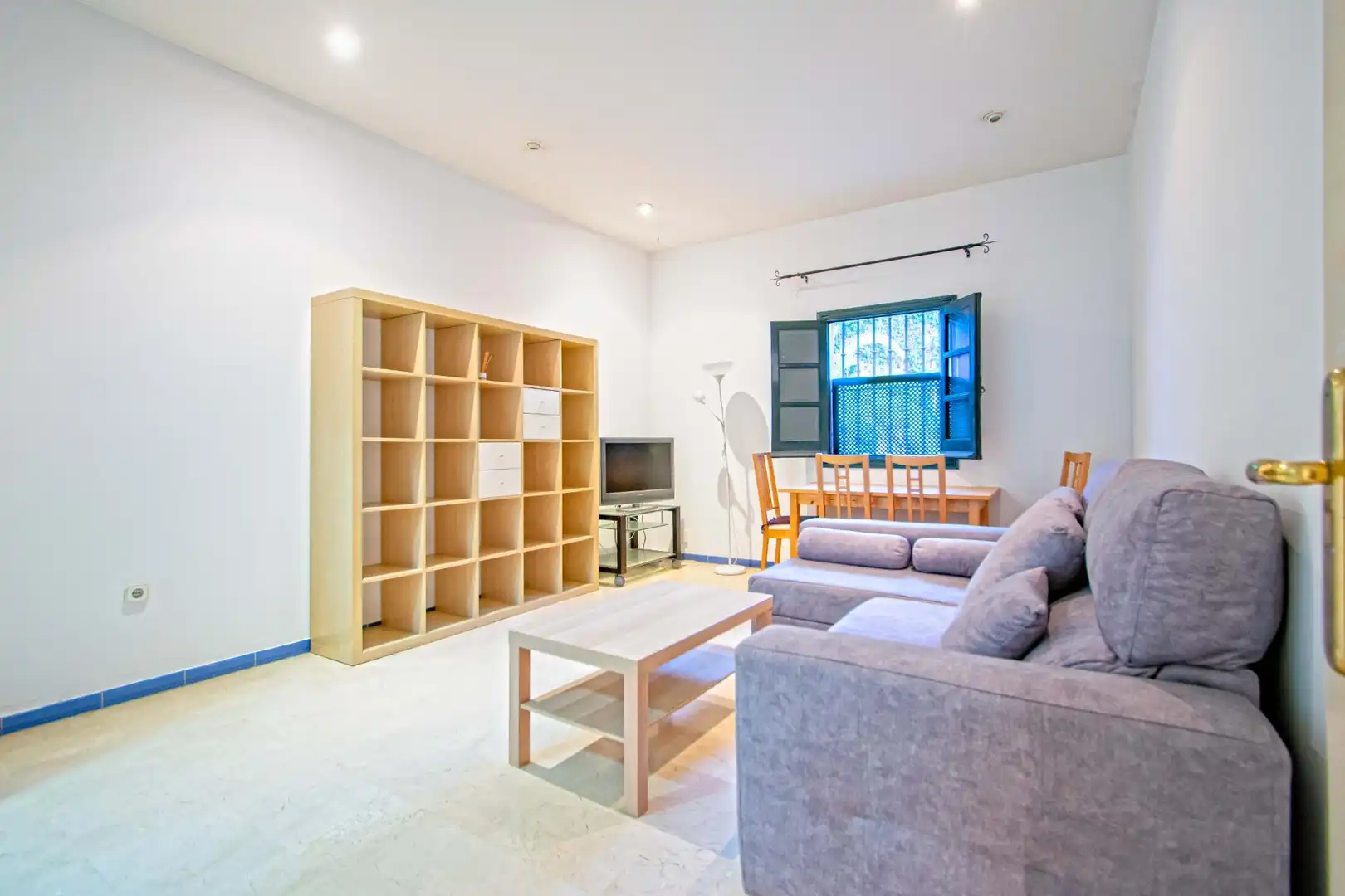 Sala de estar de Apartamento en venta en Sevilla con Aire acondicionado, Calefacción y Amueblado