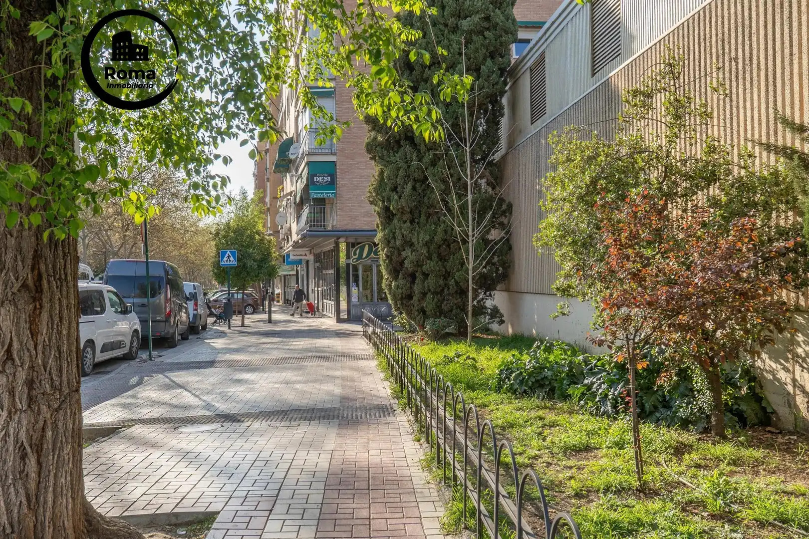 Vista exterior de Pis en venda en Granada amb Aire condicionat i Balcó
