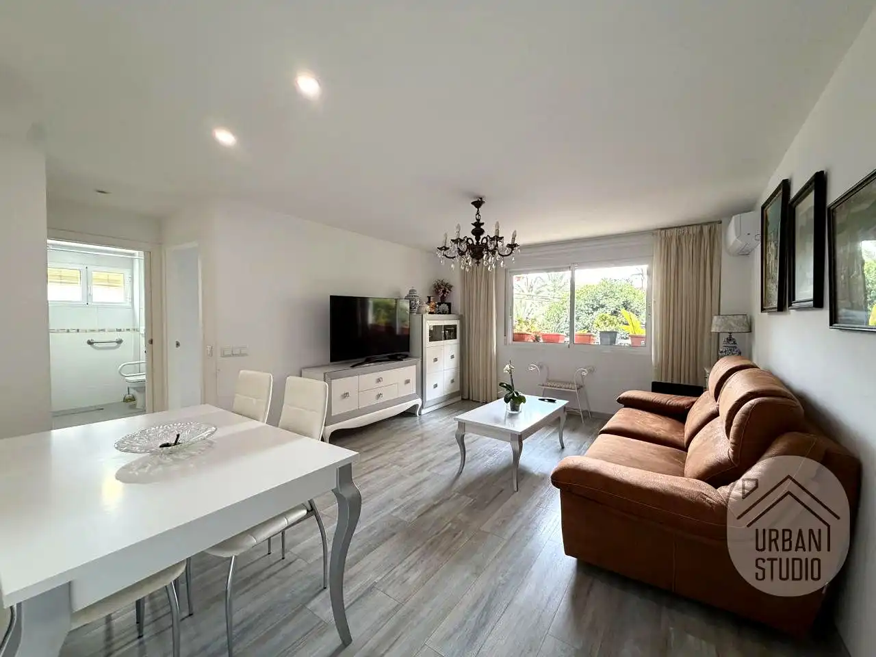 Living room of Ground floor for sale in Alicante / Alacant  with Air Conditioner