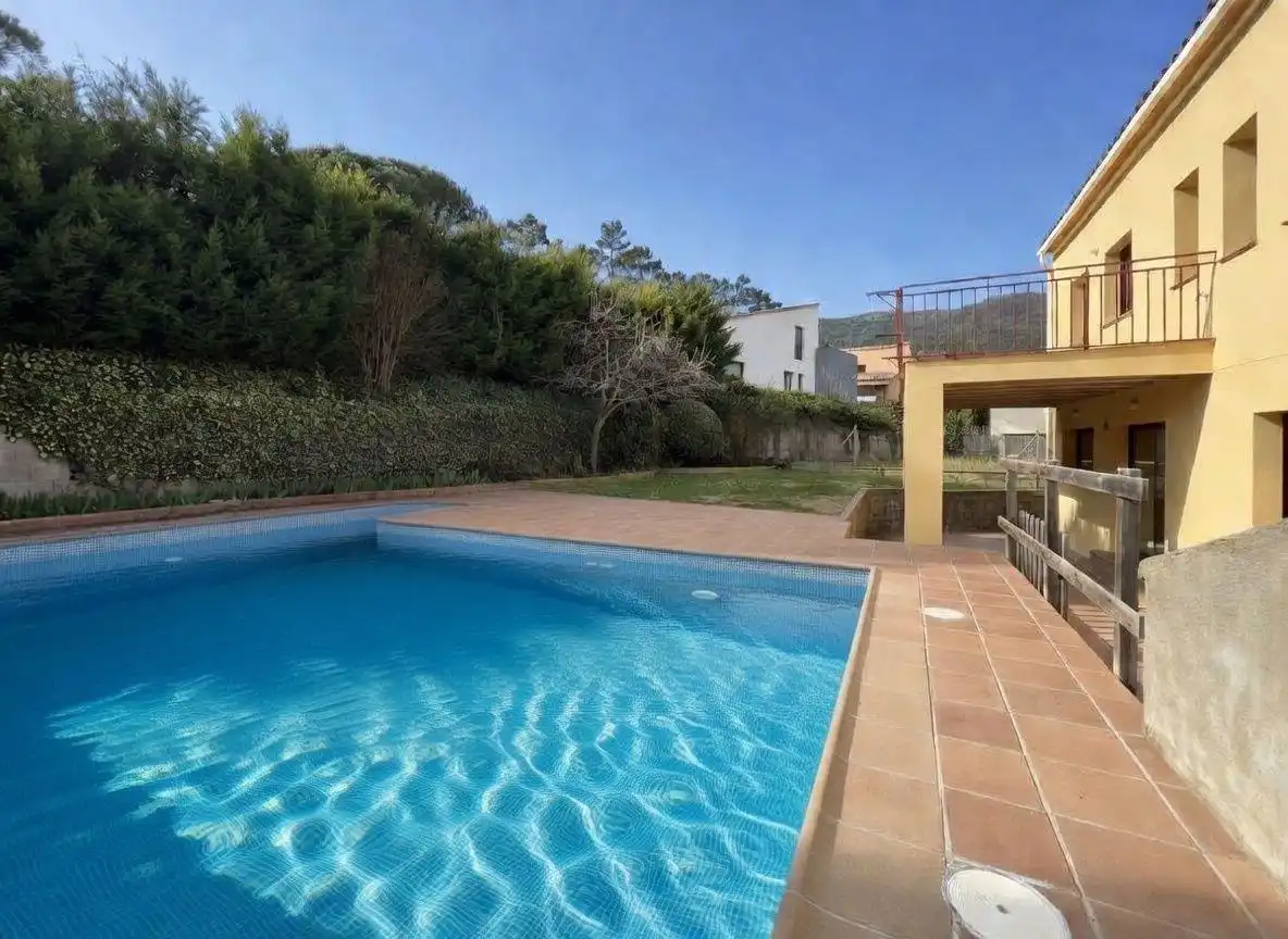 Piscina de Casa o chalet en venta en Sant Llorenç de la Muga con Calefacción, Jardín privado y Terraza