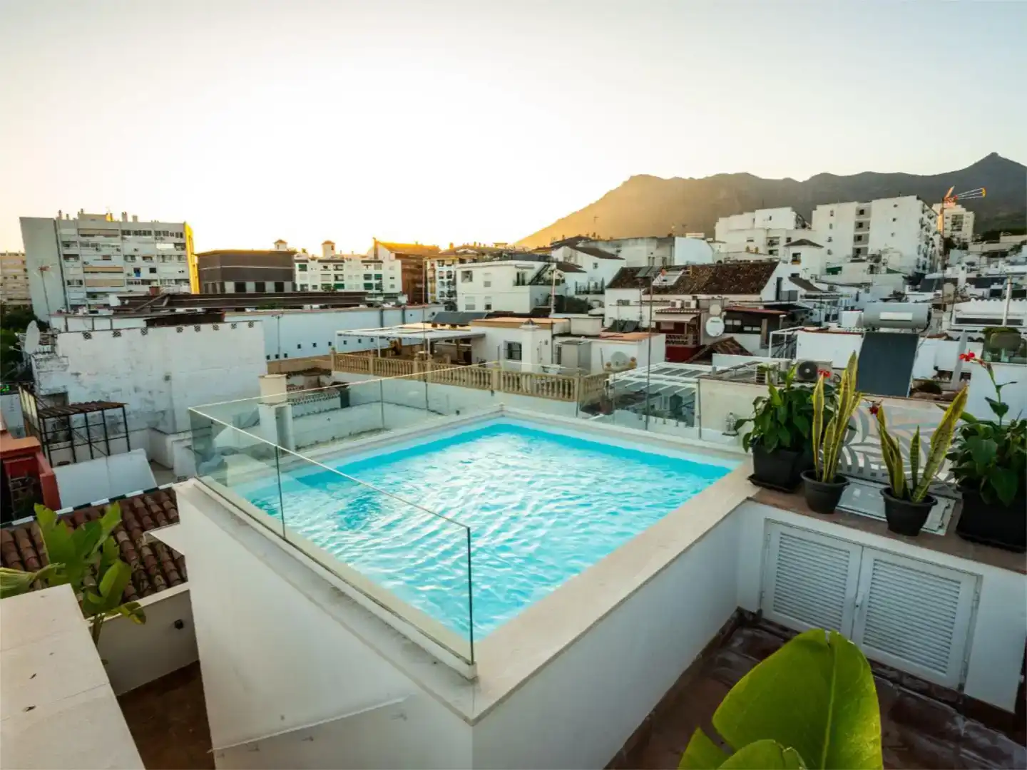 Swimming pool of Flat for rent in Marbella  with Air Conditioner, Parquet flooring and Swimming Pool