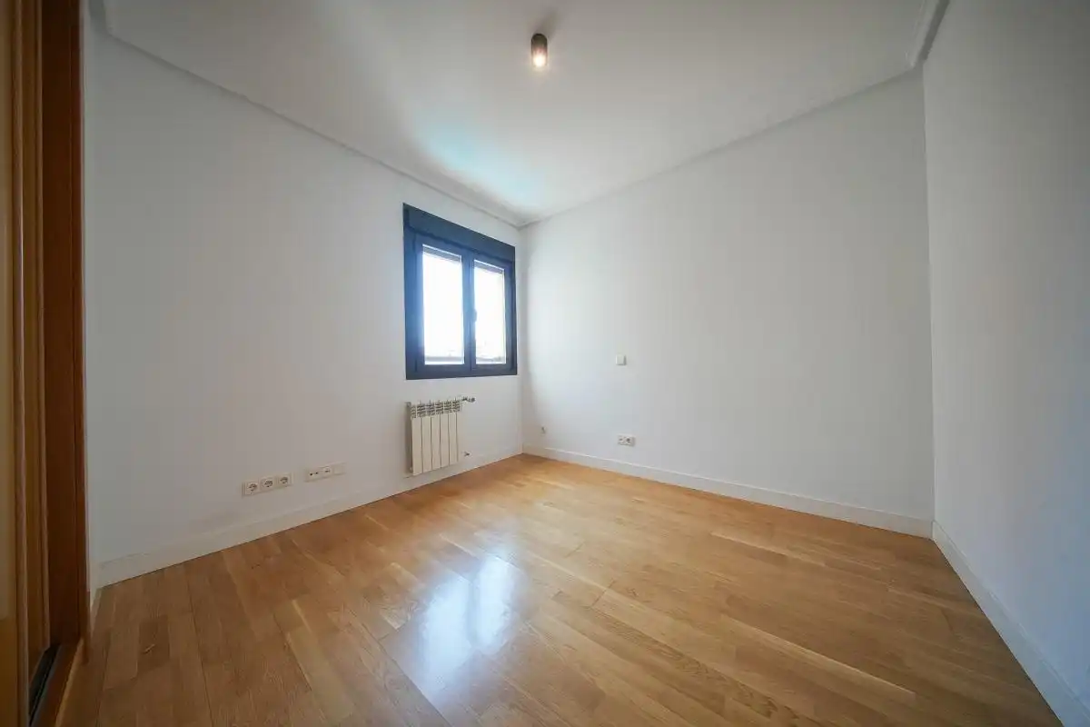 Habitación de Ático en venta en Madrid con Aire acondicionado, Calefacción y Jardín privado