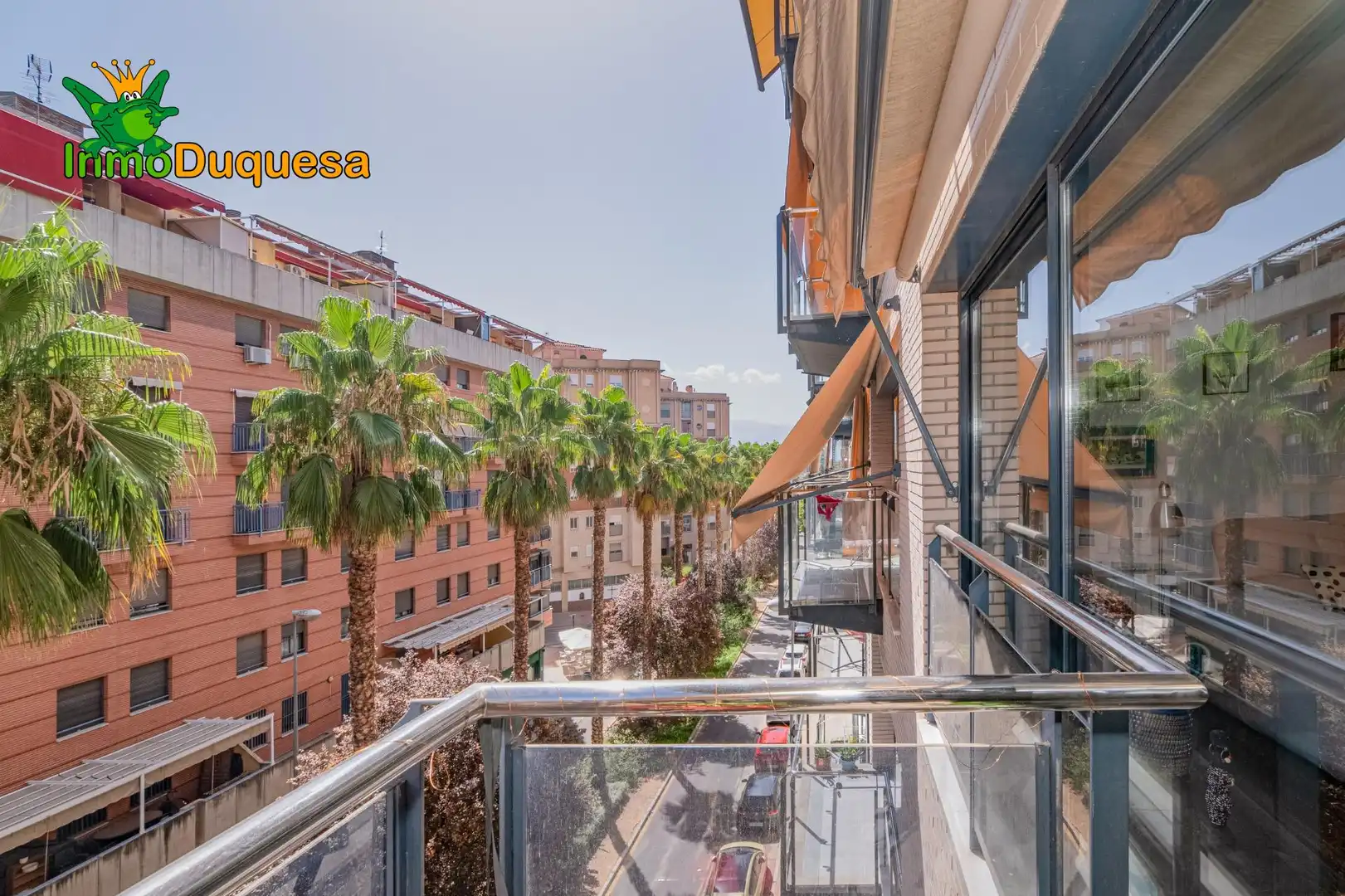 Vista exterior de Piso en venta en Granada con Aire acondicionado, Calefacción y Jardín privado