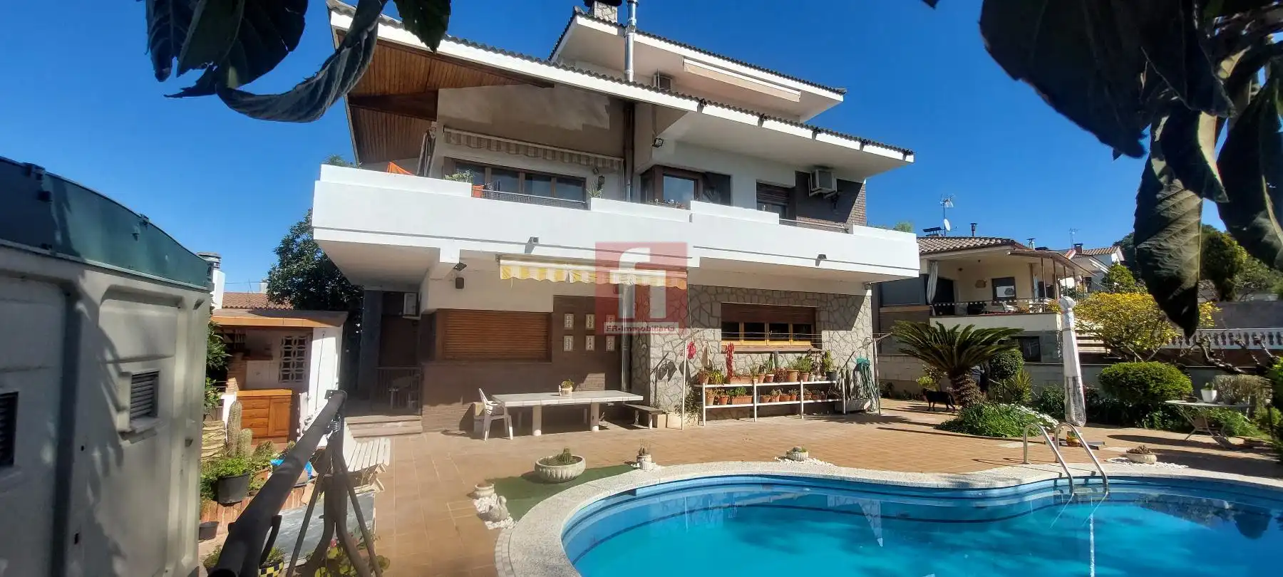 Außenansicht von Haus oder Chalet zum Verkauf in Palau-solità i Plegamans mit Klimaanlage, Terrasse und Abstellraum
