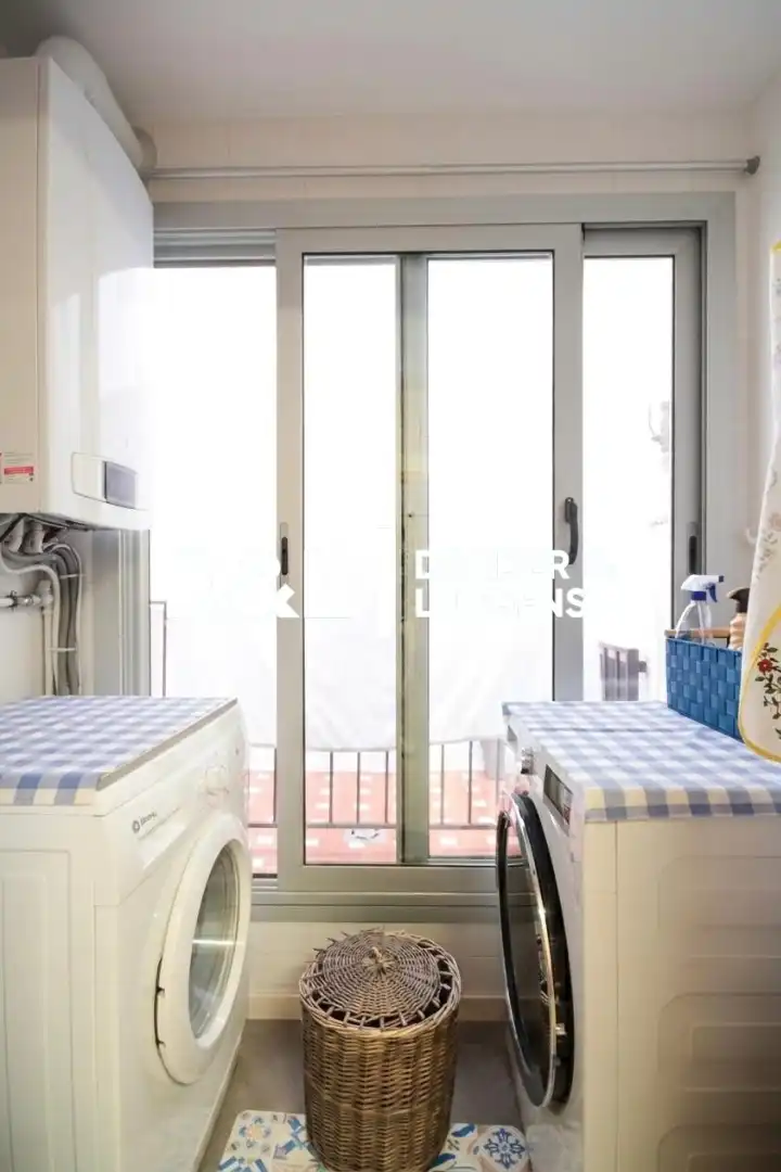 Terraza de Piso en venta en Vilanova i la Geltrú con Calefacción, Trastero y Balcón