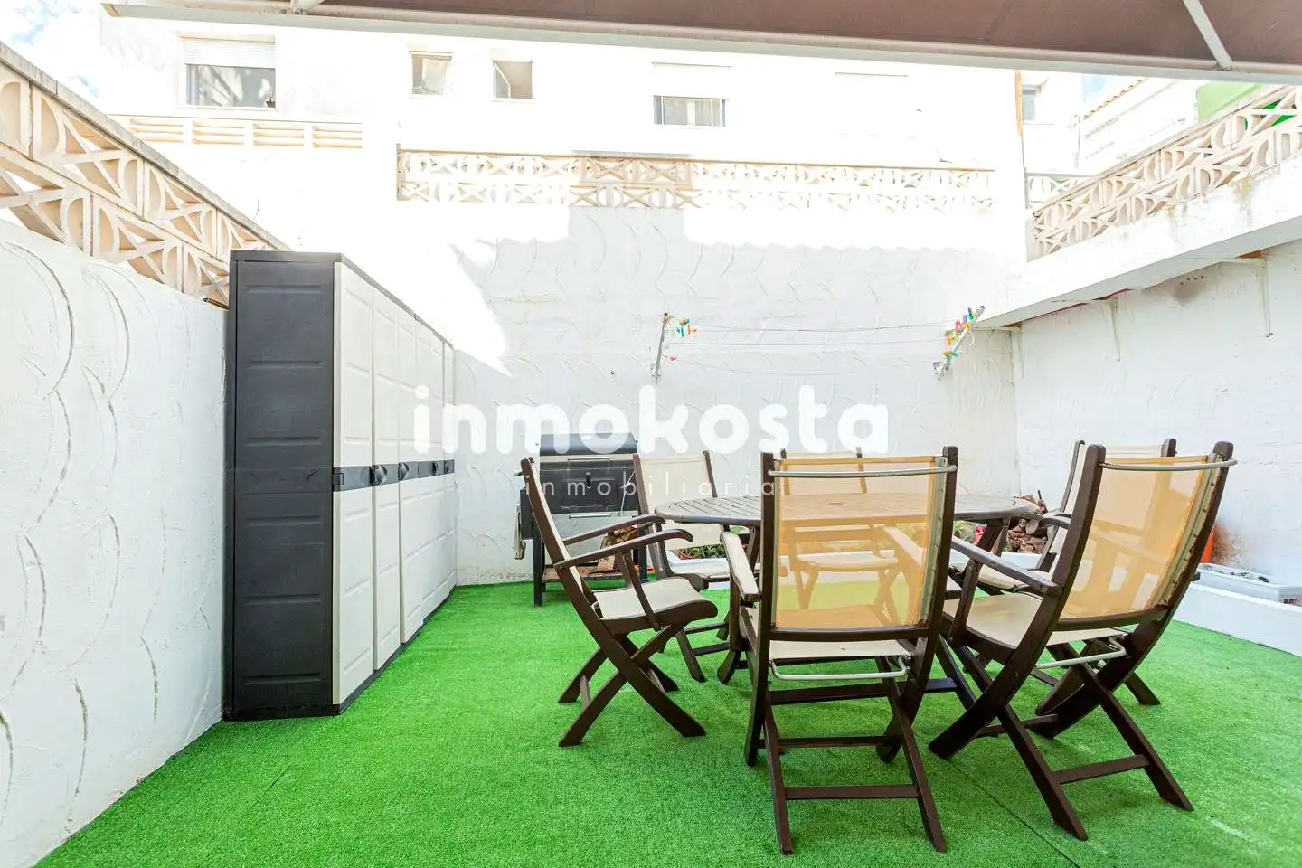 Terrasse von Einfamilien-Reihenhaus zum Verkauf in La Nucia mit Klimaanlage, Privatgarten und Terrasse