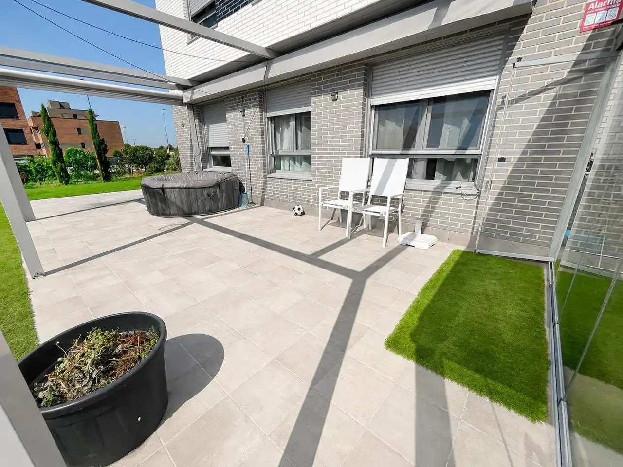 Terraza de Planta baja en venta en Villalbilla con Calefacción, Jardín privado y Terraza