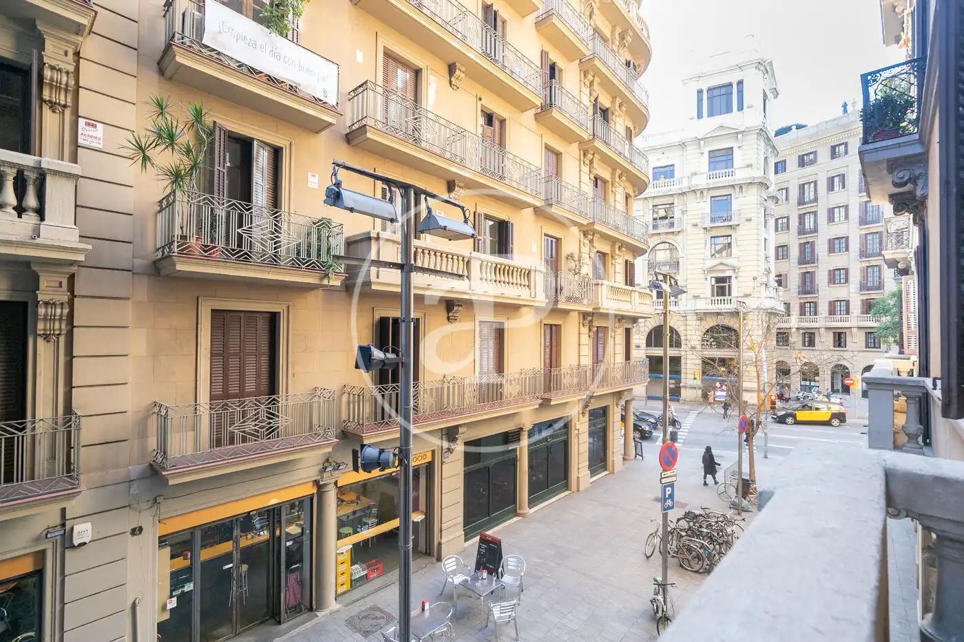 Vista exterior de Piso en venta en Barcelona con Aire acondicionado, Calefacción y Jardín privado