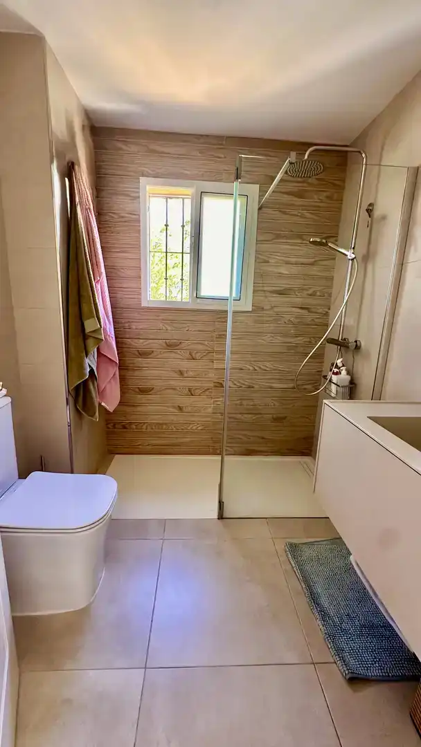 Bathroom of Flat for sale in Estepona  with Air Conditioner and Swimming Pool