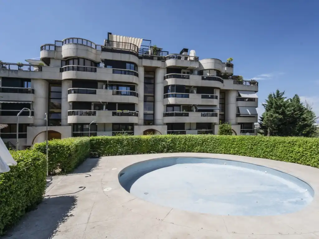 Außenansicht von Wohnung zur Miete in Madrid mit Klimaanlage