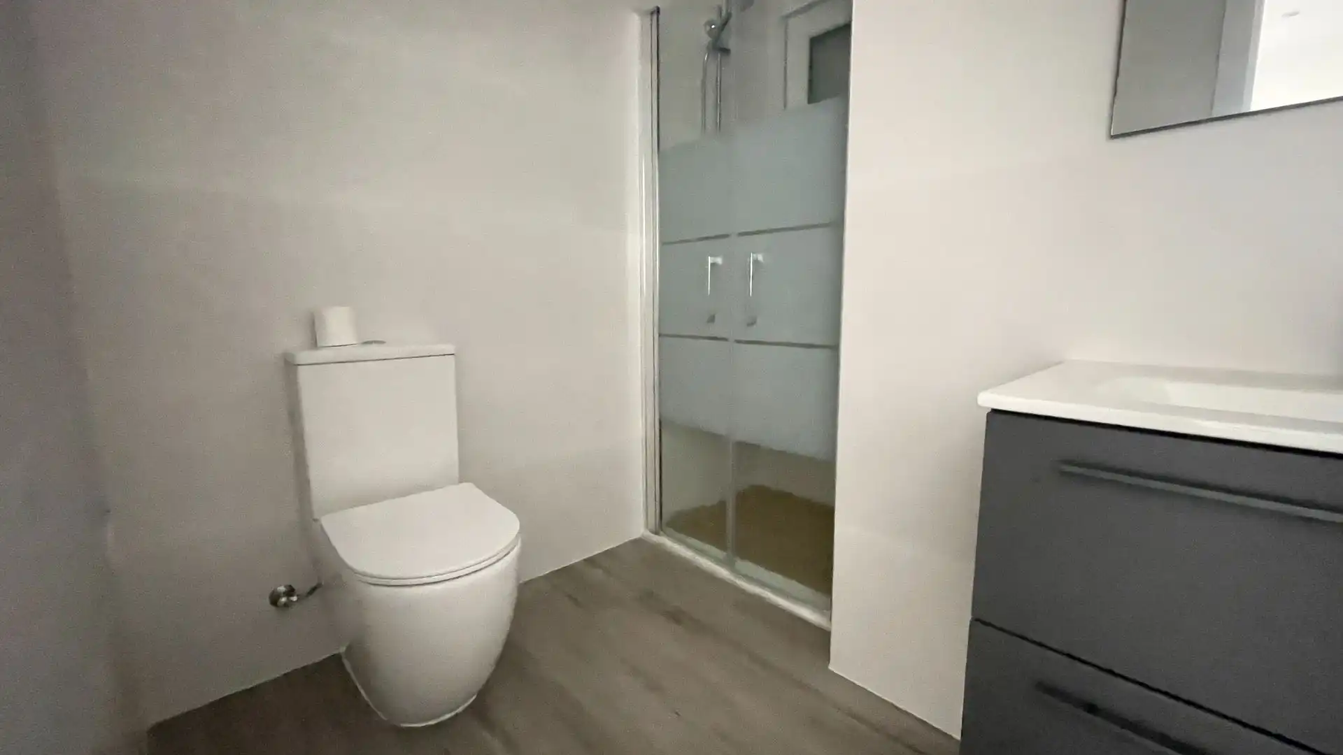 Baño de Casa o chalet de alquiler en Terrassa con Calefacción, Jardín privado y Terraza