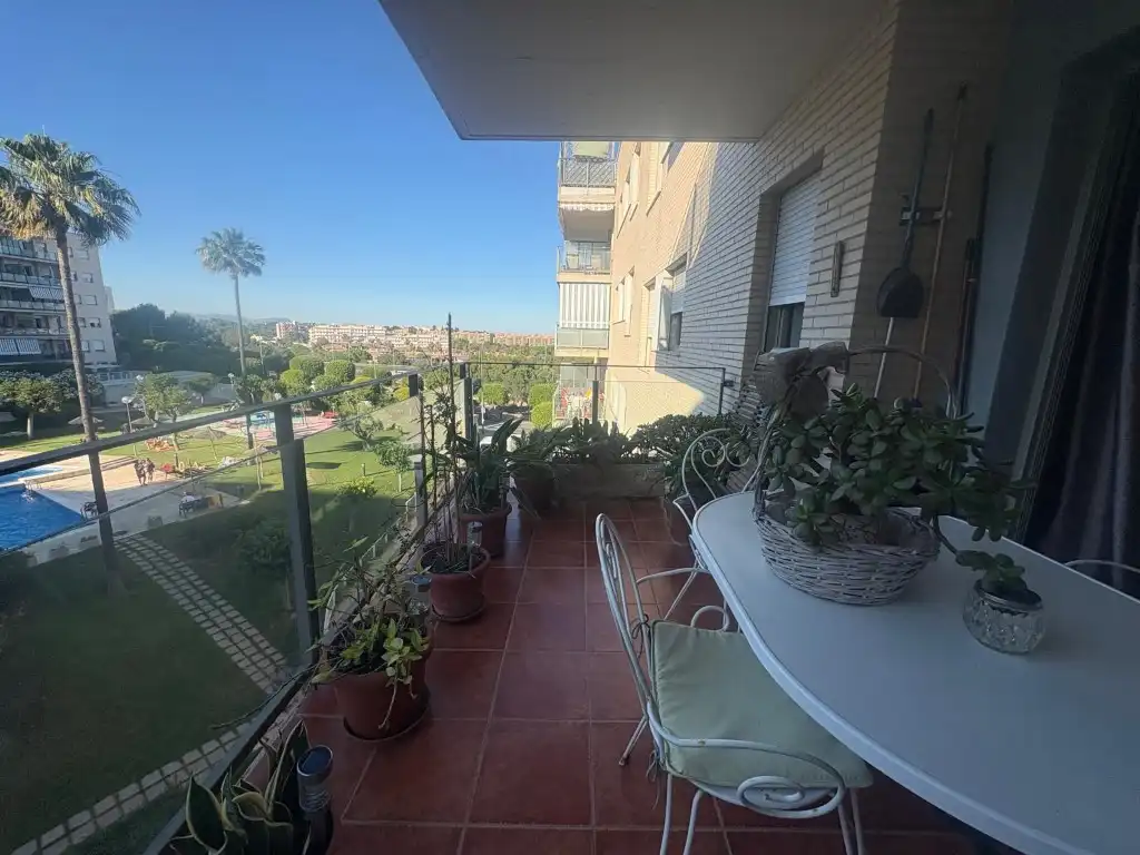 Terrassa de Pis de lloguer en Paterna amb Aire condicionat, Calefacció i Terrassa