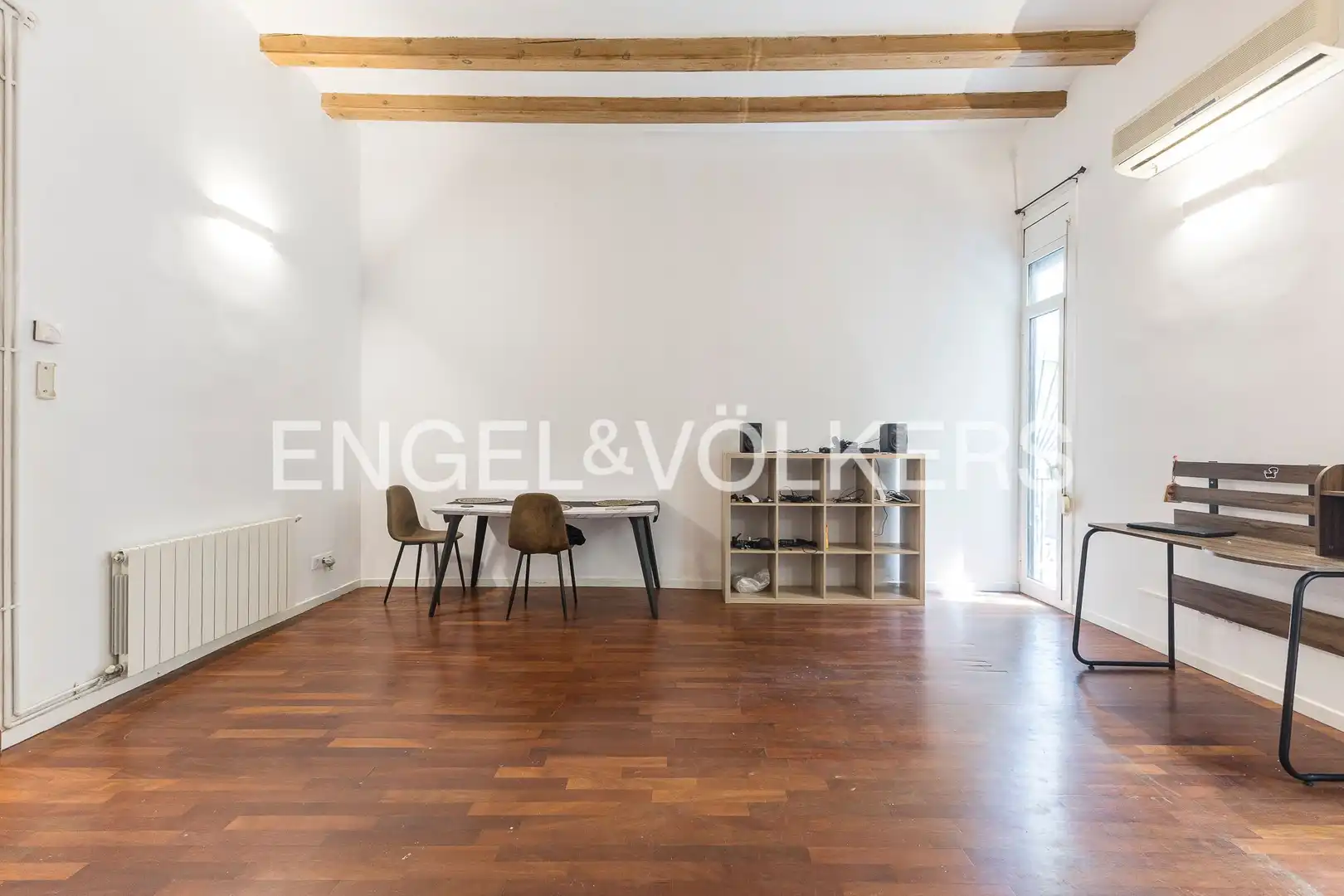 Sala d'estar de Pis en venda en Barcelona amb Aire condicionat, Calefacció i Parquet