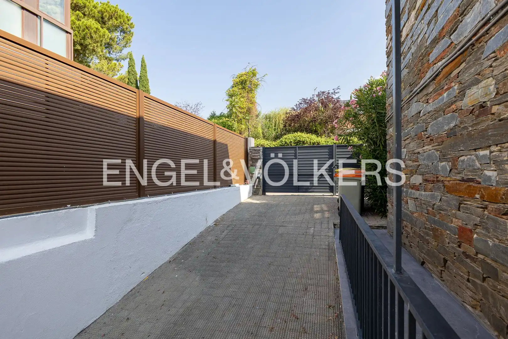 Exterior view of Houses for rent in Madrid  with Air Conditioner, Heating and Private garden
