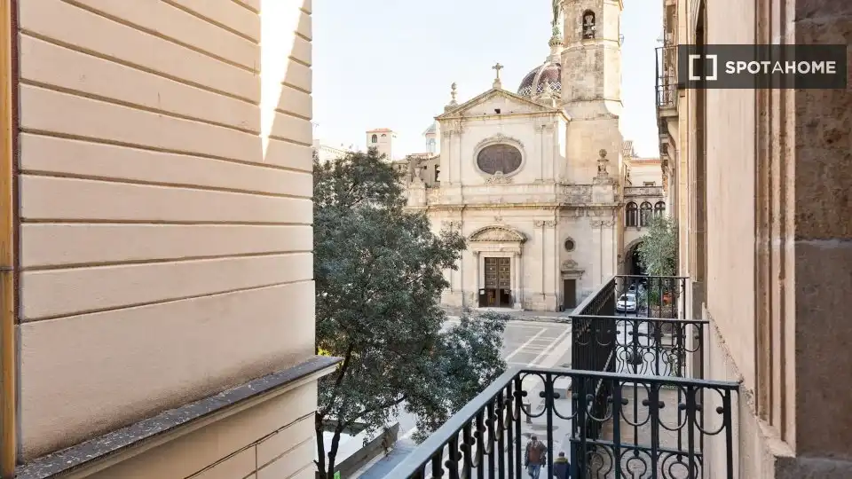 Flat with terrace to rent in Ciutat Vella, imagen 5