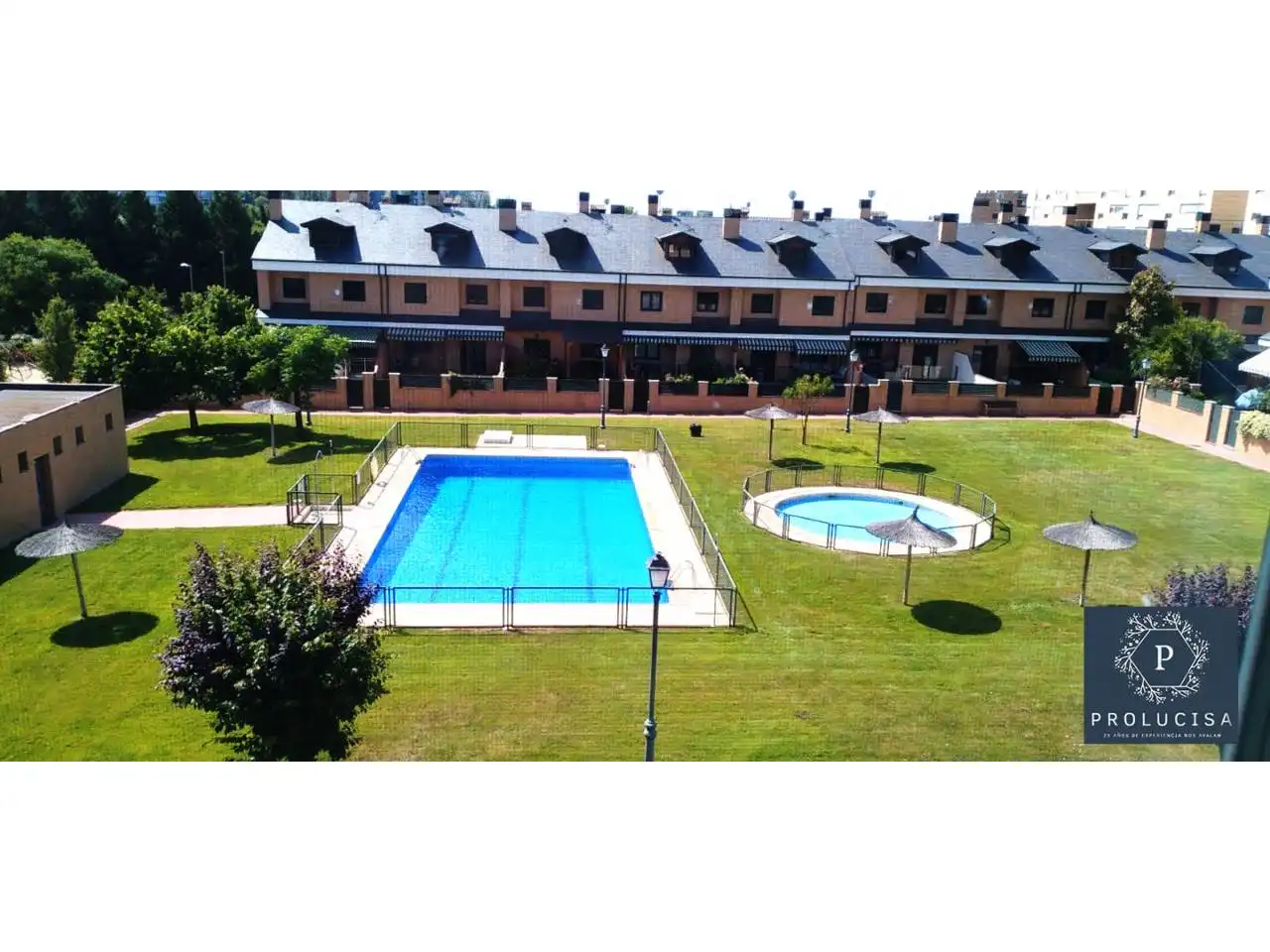 Swimming pool of Detached homes for sale in Fuenlabrada  with Air Conditioner, Heating and Terrace