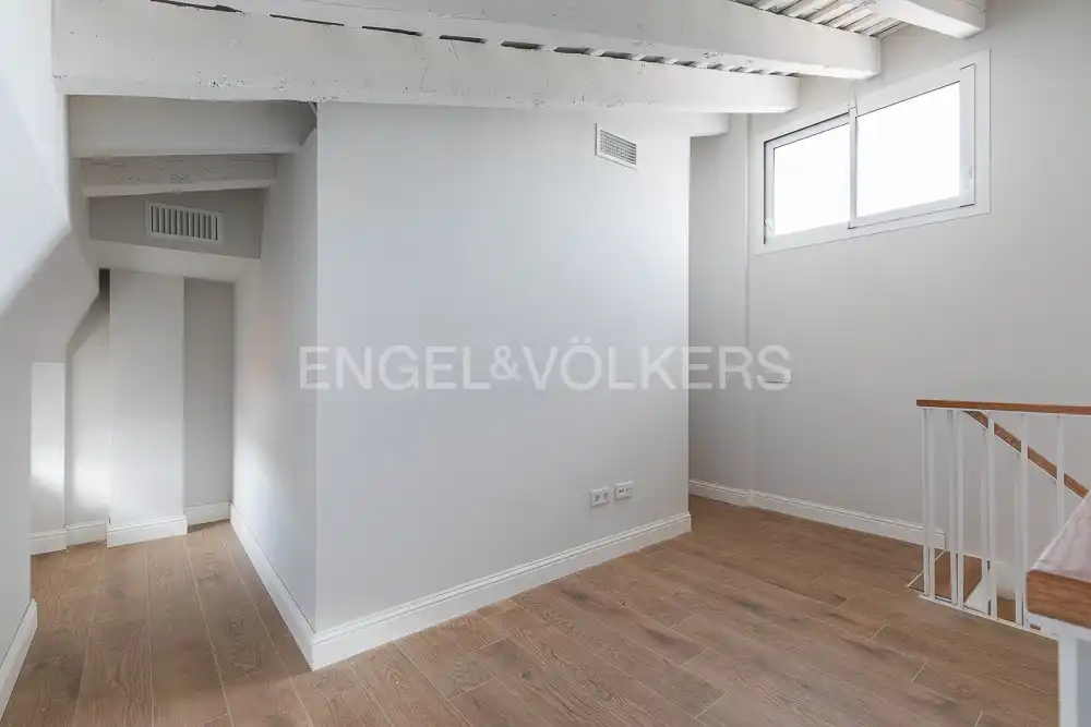 Ático en venta en Valencia con Aire acondicionado, Calefacción y Terraza