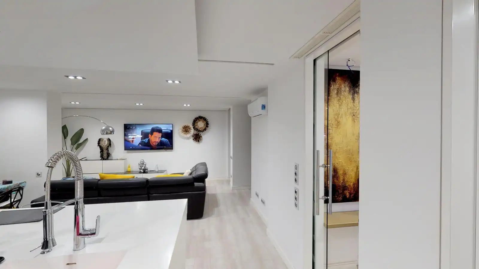 Living room of Duplexes for sale in Vélez-Málaga  with Air Conditioner and Community pool