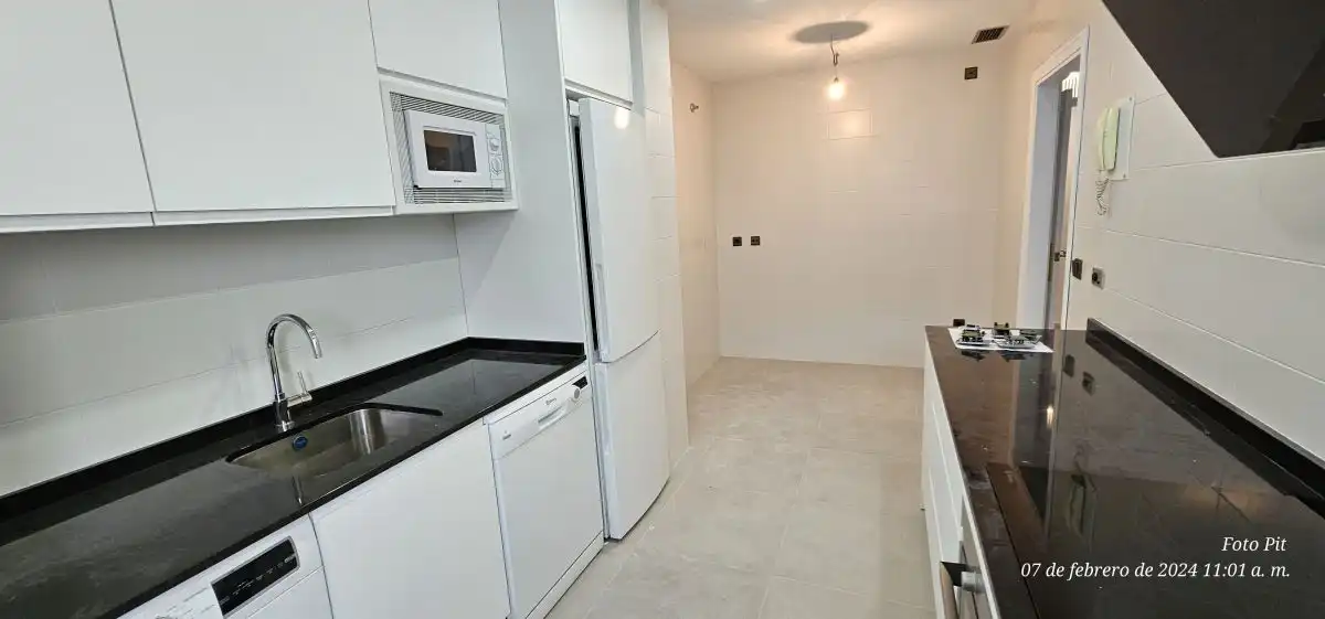 Piso de alquiler en camilo jose cela, La Buhaira