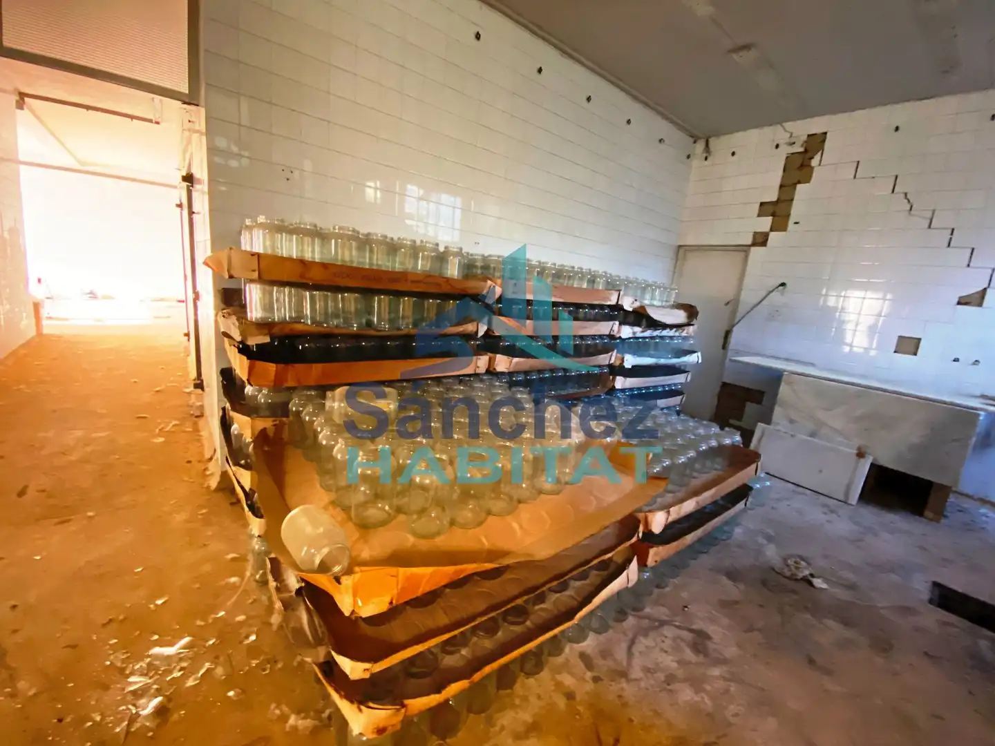 Industrial buildings for sale in Chelva